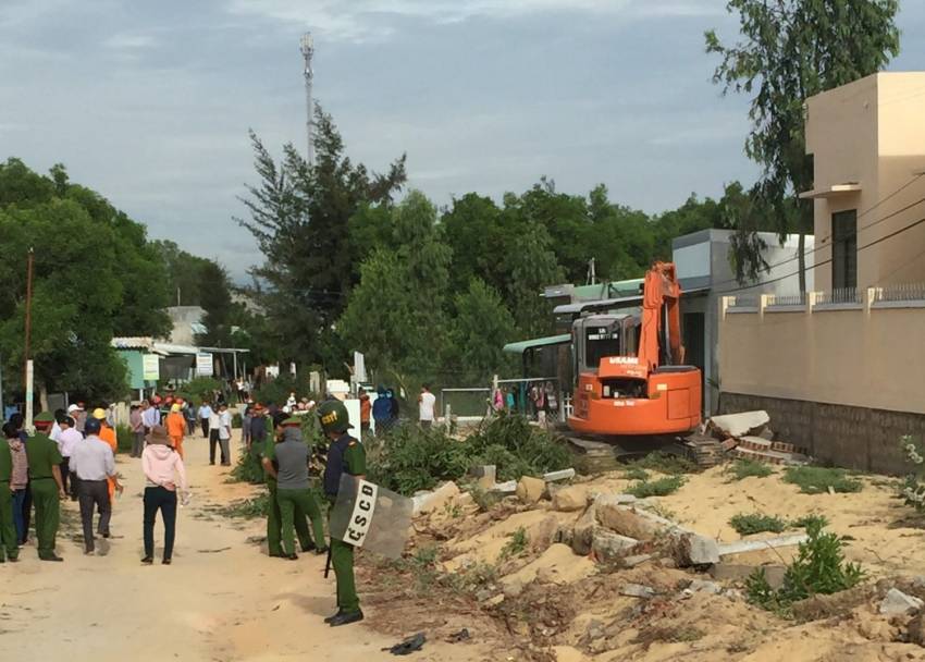 hành vi lấn chiếm đất là gì